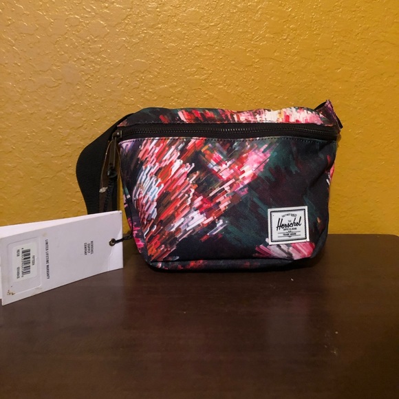 Herschel Supply Company Handbags - Herschel NWT Fanny pack/ crossbody style bag
